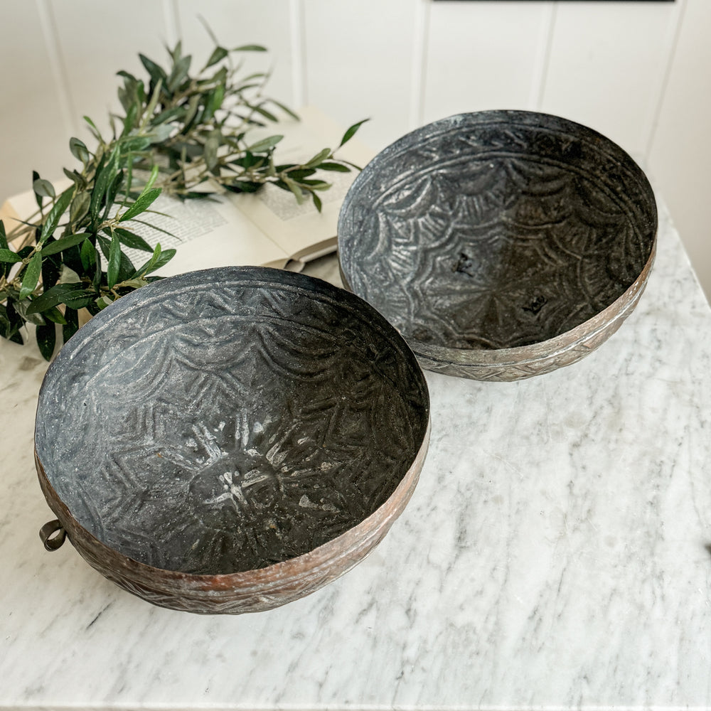 Vintage brass round lidded box.