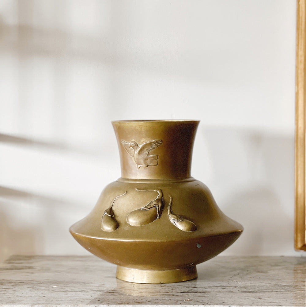 
                
                    Load image into Gallery viewer, Vintage Brass Bird Vase.
                
            