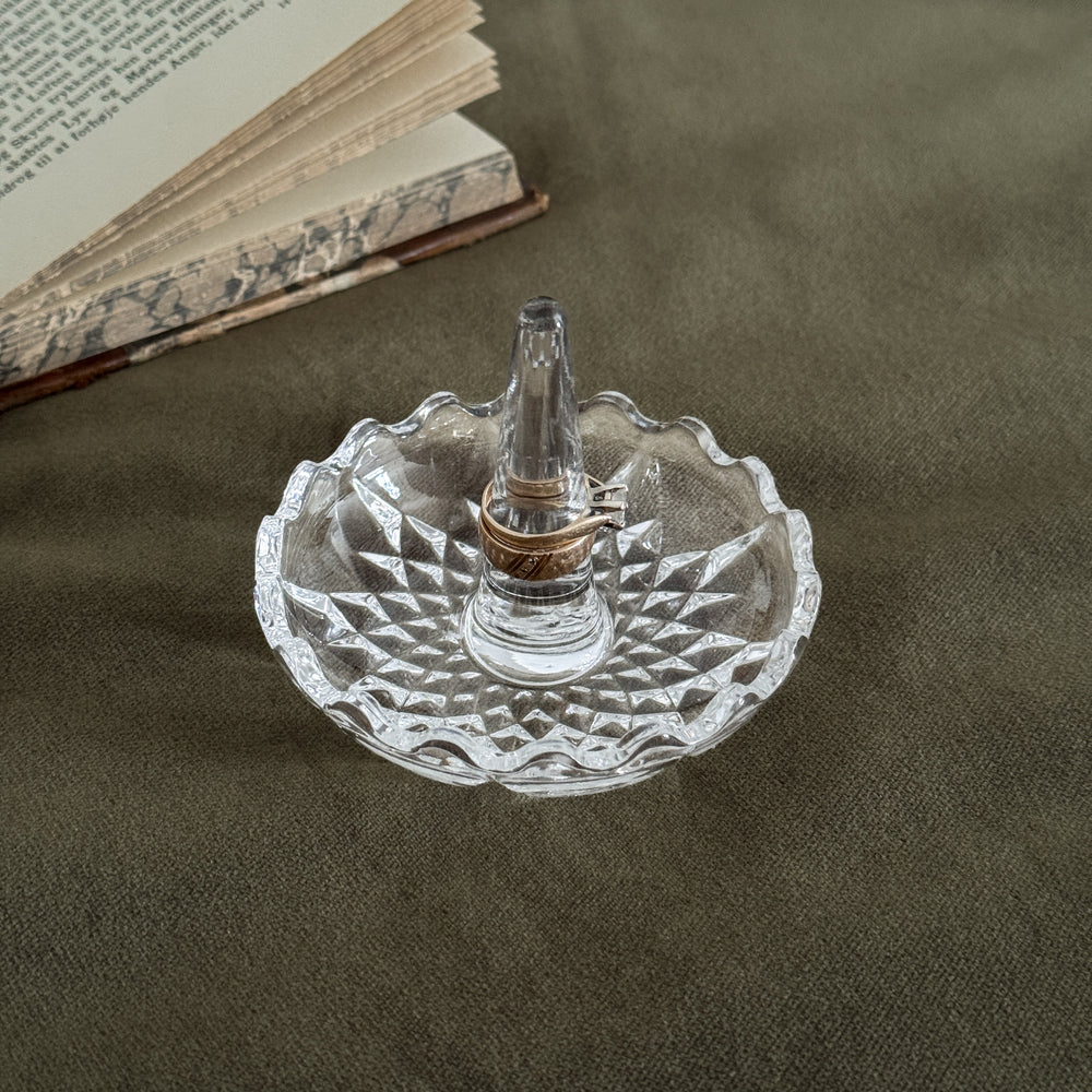 Vintage crystal ring holder
