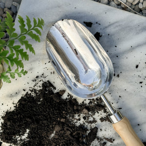 Stainless soil garden scoop