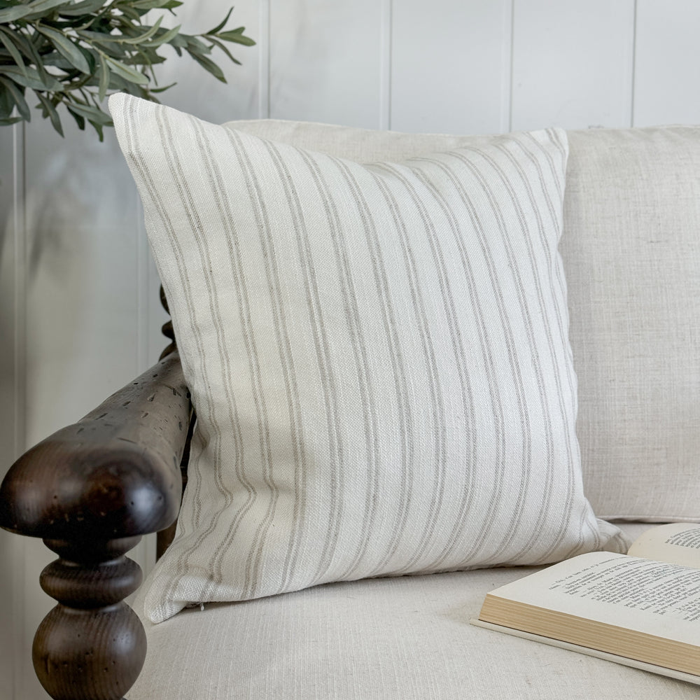 Nell 20" Pillow Cover