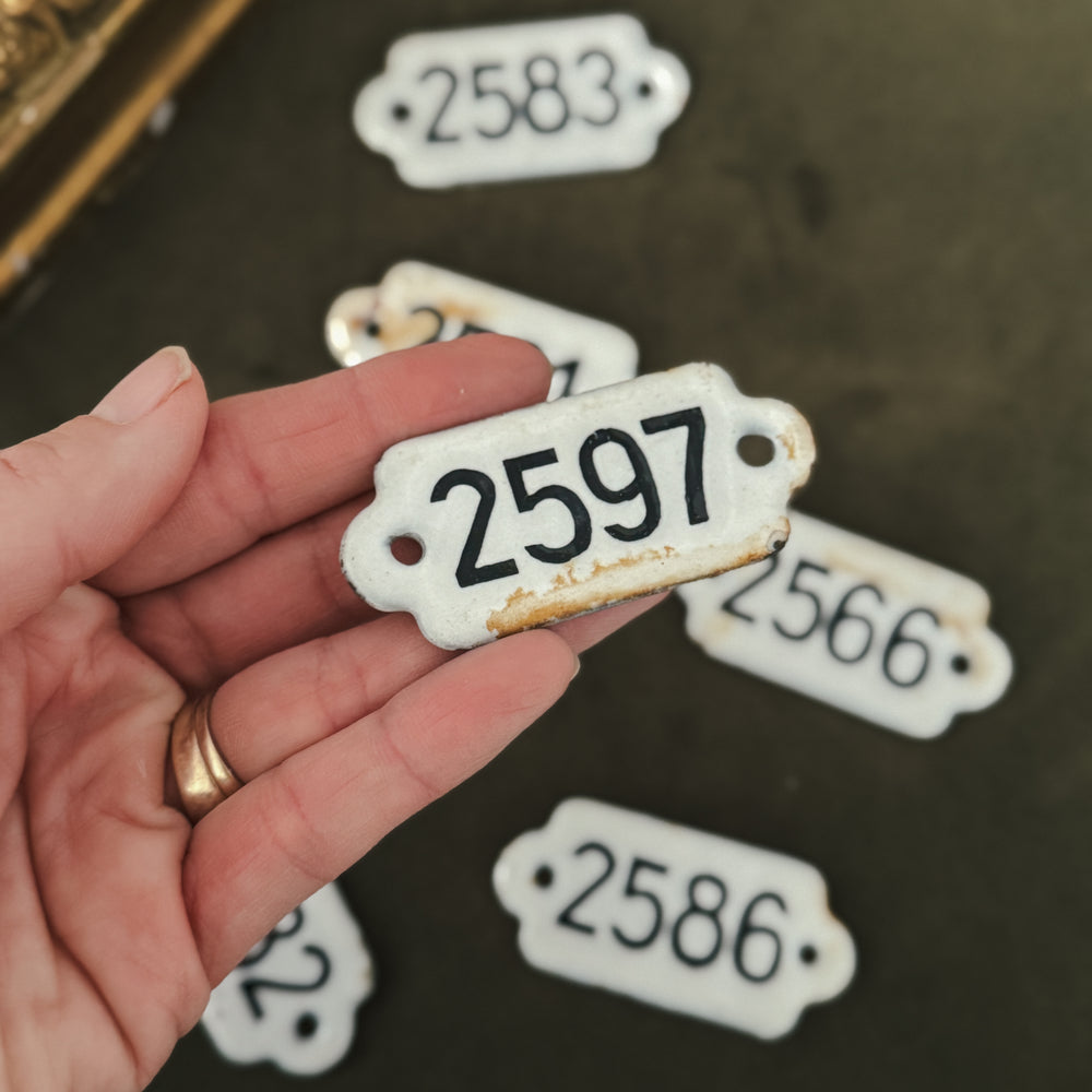 Vintage enamel marker numbers - FRANCE.