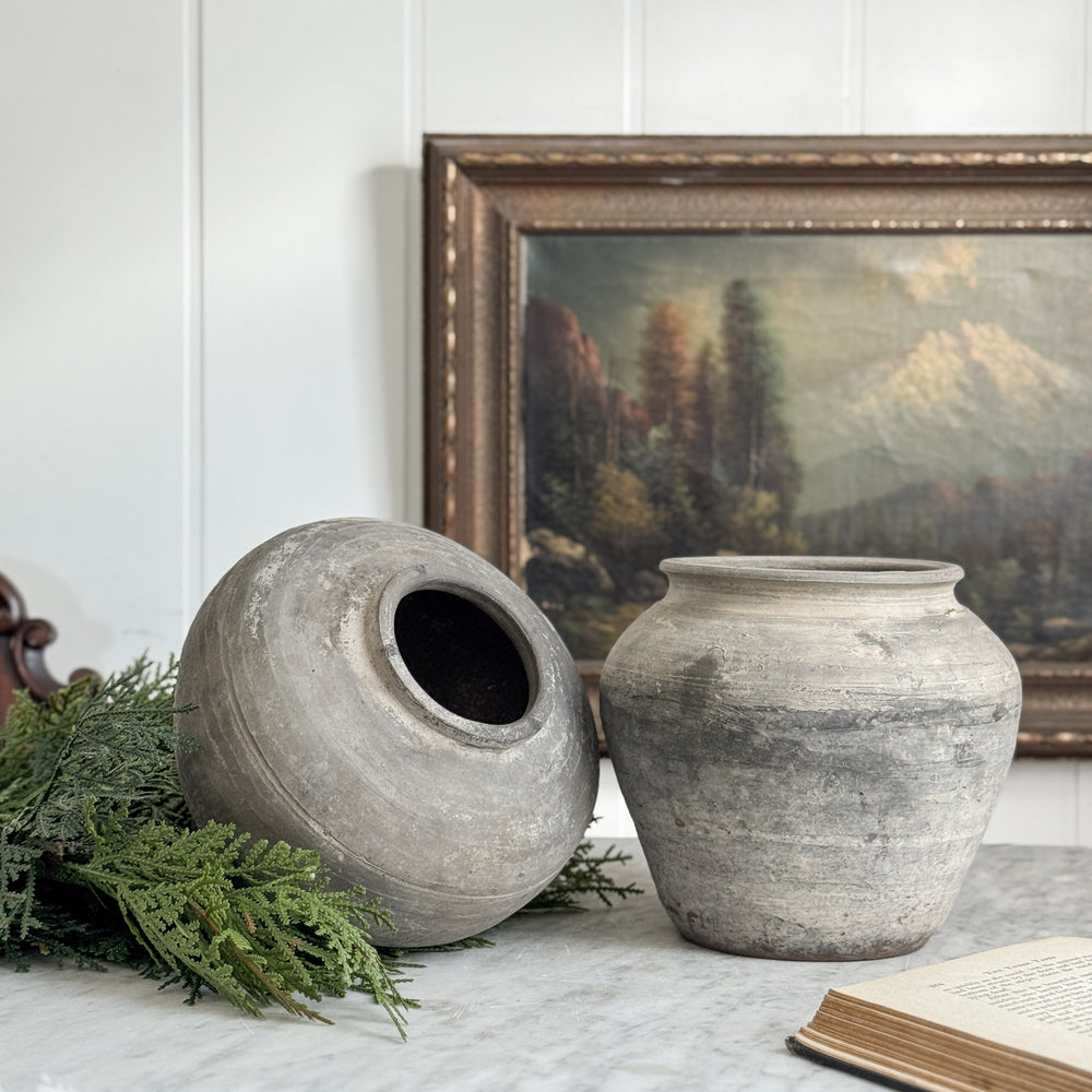 Vintage black pottery vase I