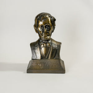 Vintage Abraham Lincoln bust.