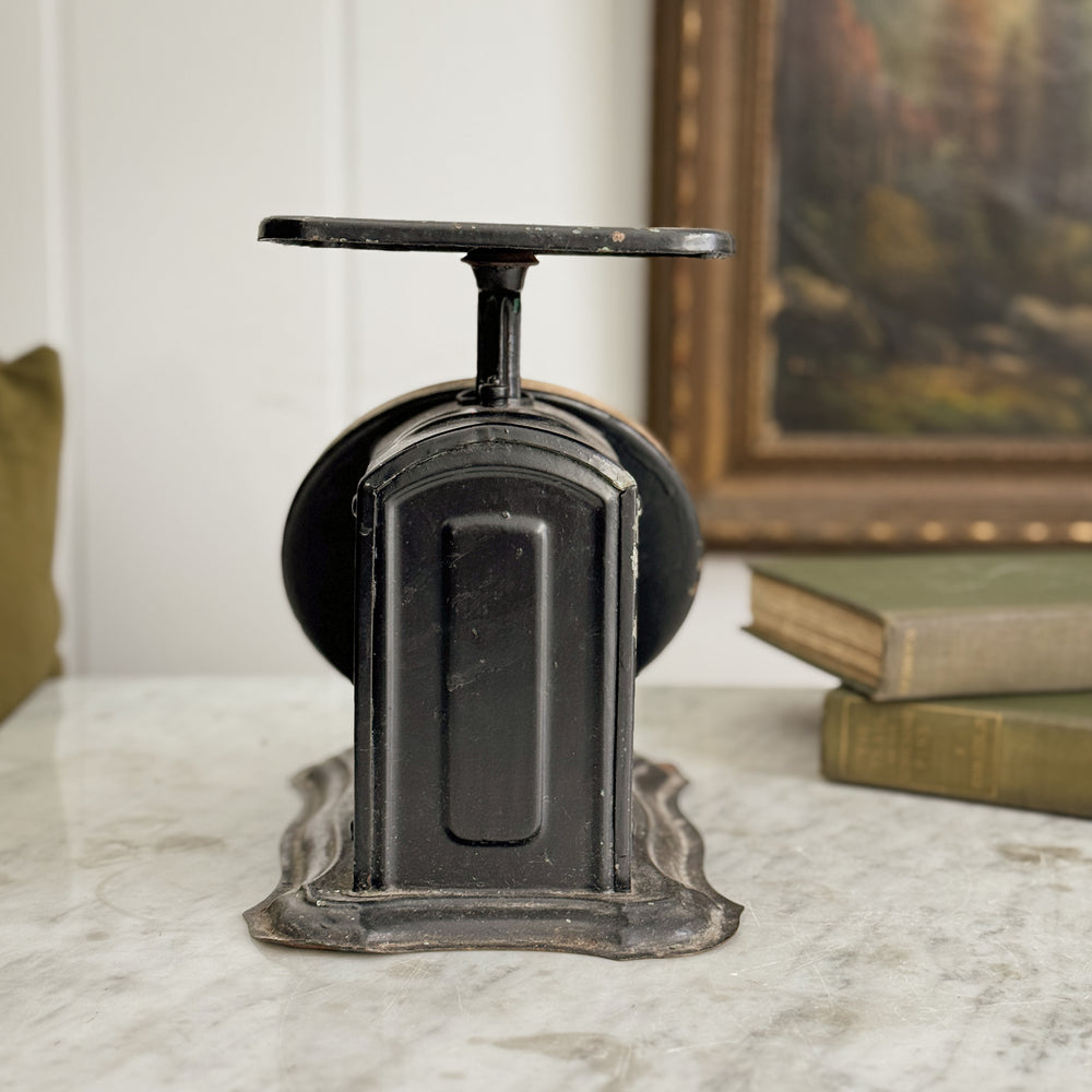 Vintage black Universal kitchen scale.