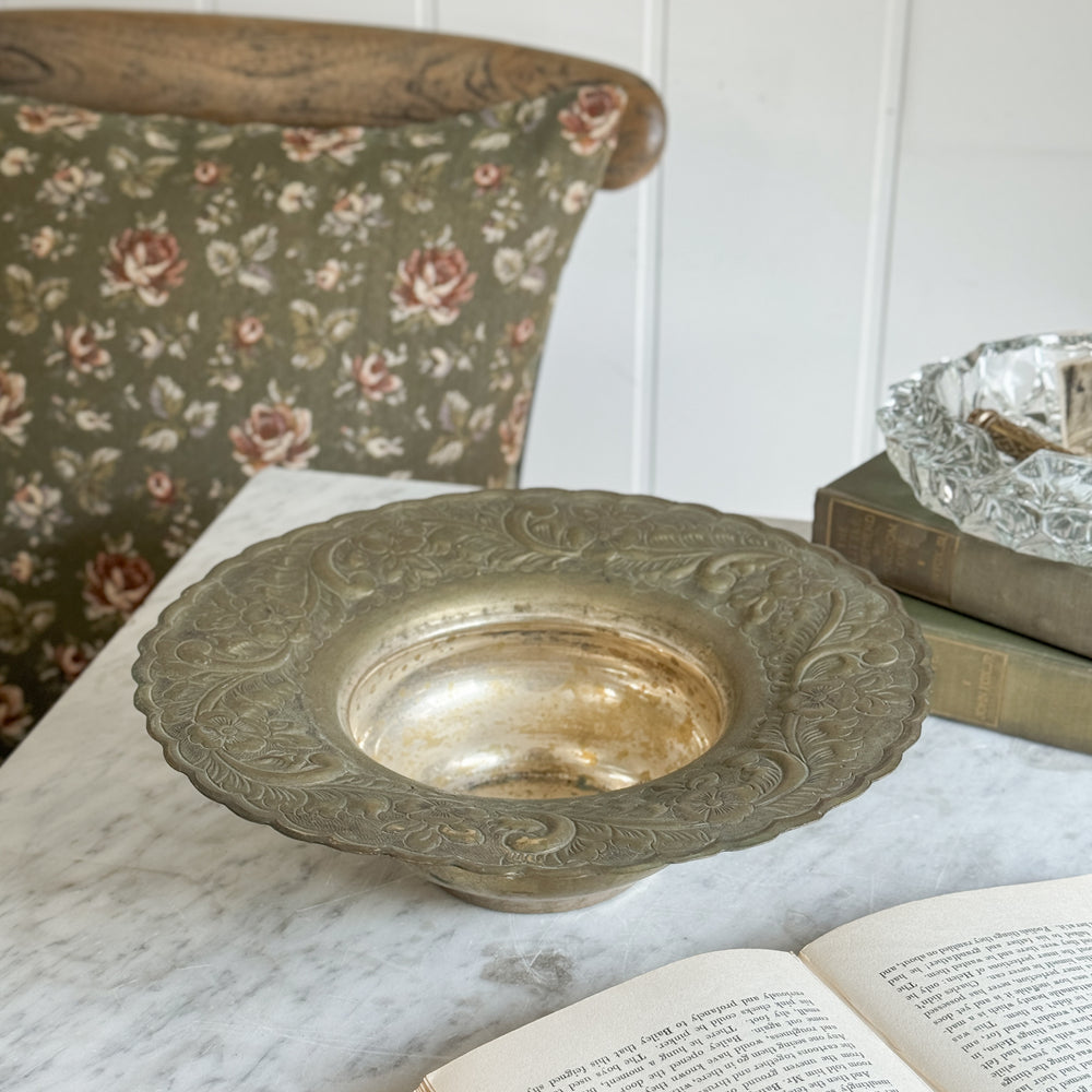 Vintage wide flower edge vase bowl.