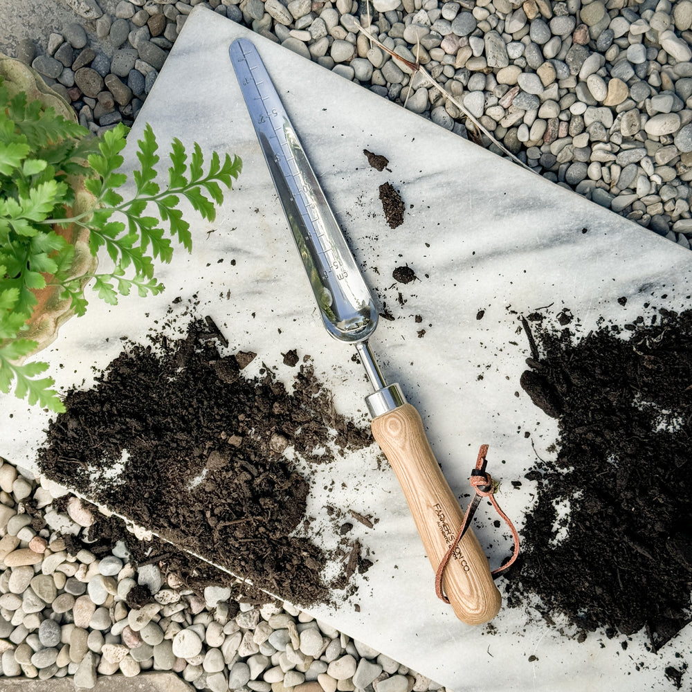 Stainless garden widger