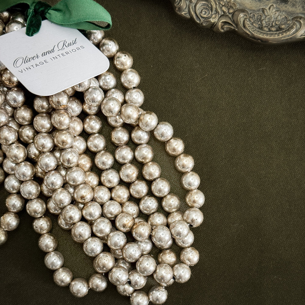 Antiqued Silver Ball 9ft Garland.