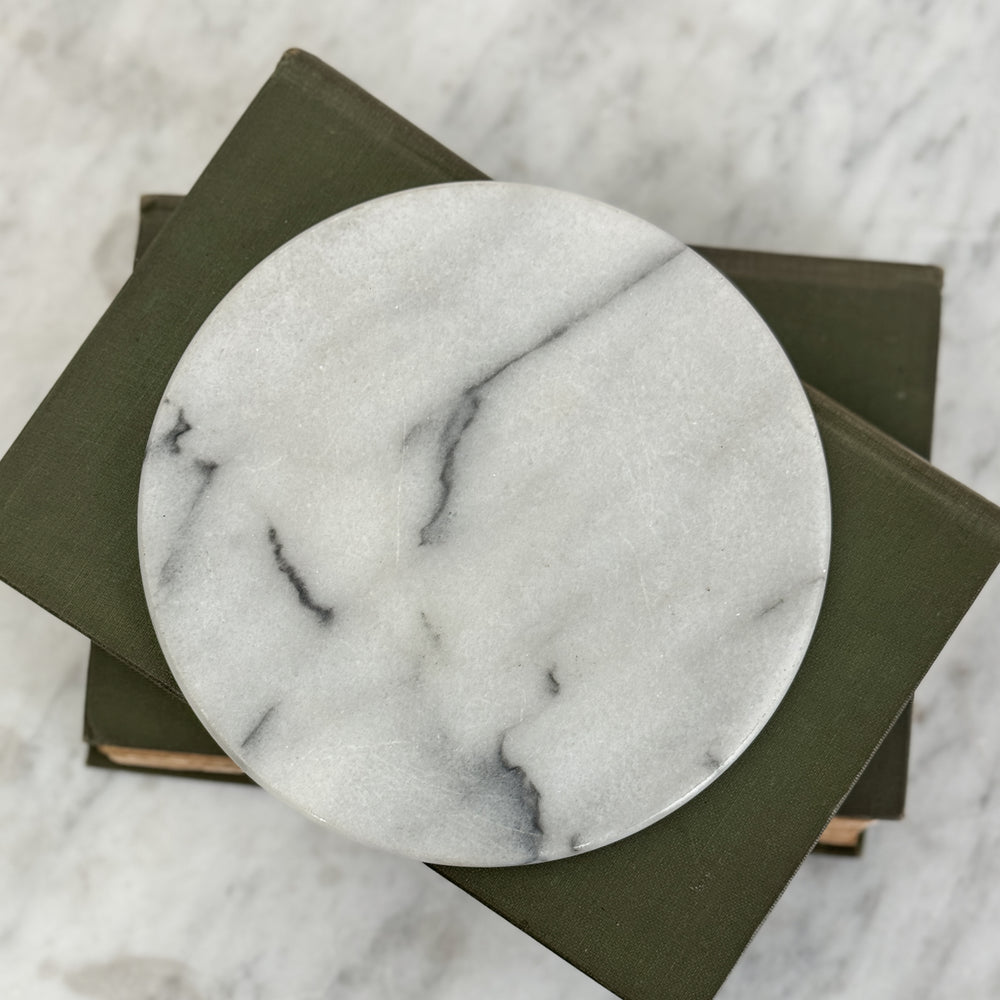 Vintage carrara marble trivet.