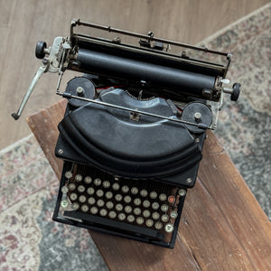 Vintage Remington Typewriter.