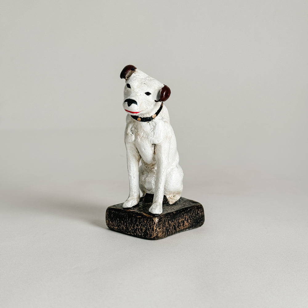 Cast iron Victor dog.