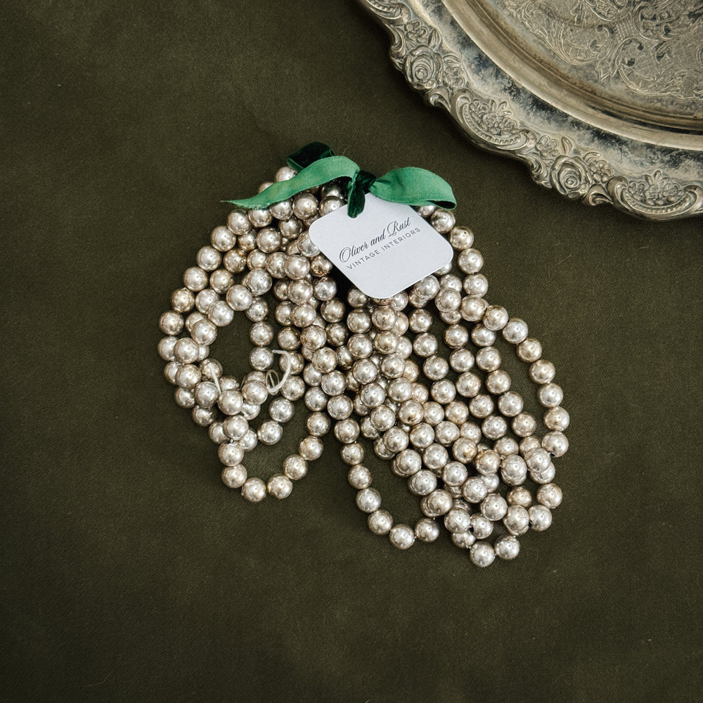 Antiqued Silver Ball 9ft Garland.