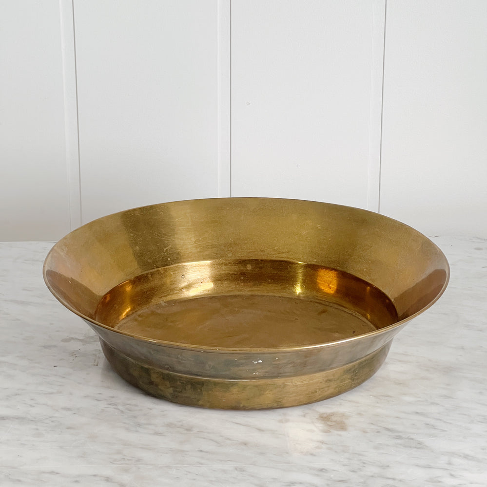 
                
                    Load image into Gallery viewer, Vintage Gold Bowl.
                
            