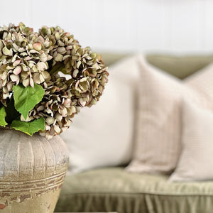 
                
                    Load image into Gallery viewer, Brown faux Hydrangea
                
            