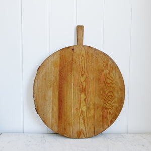 
                
                    Load image into Gallery viewer, Vintage hungary round bread board
                
            